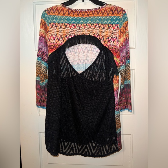 Ivy Jane backless multi colored pattern top - Picture 4 of 6